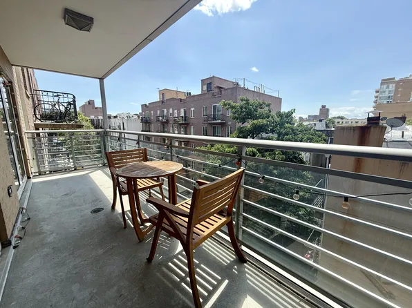 302 2nd Street image 1 of 8