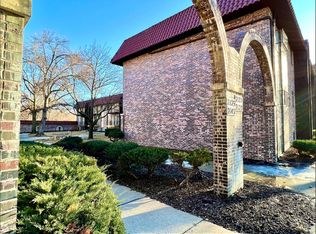 2129 Benson Gardens Blvd #6B, Omaha, NE 68134