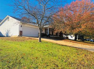 6153 Brookton Oaks Dr, Cedar Hill, MO 63016