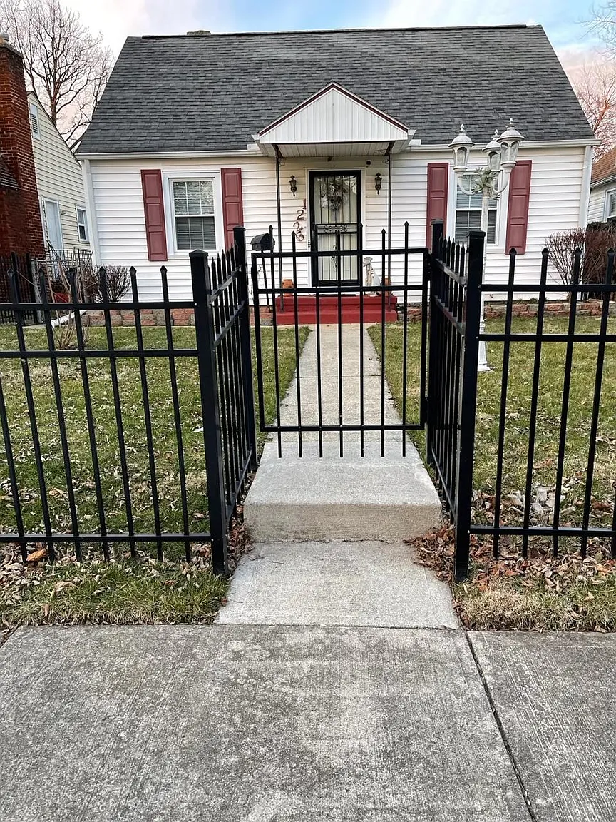 1226 Republic Ave photo 1