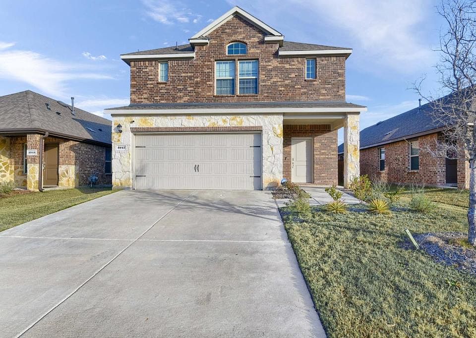 1st image of 3947 Oak Creek Cir