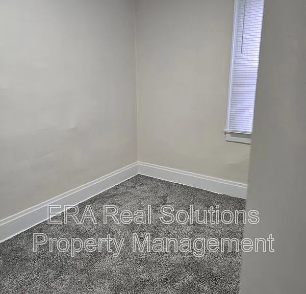 587 S Burgess Ave — Photo 9