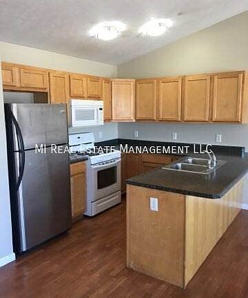 3rd image of 1069 Michigan Ave Ste A