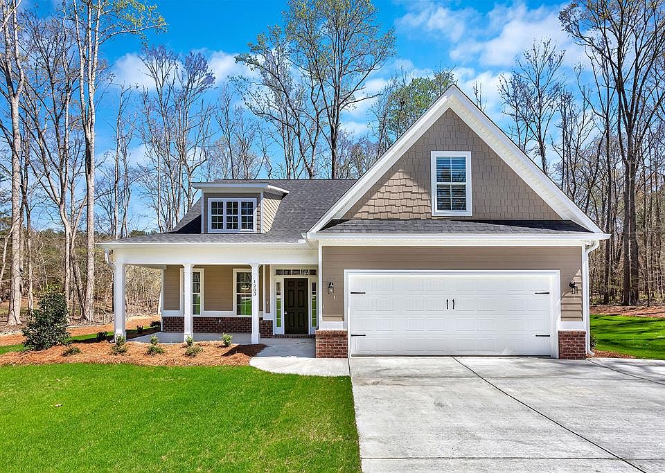 1st image of 546 Oakmonte Cir