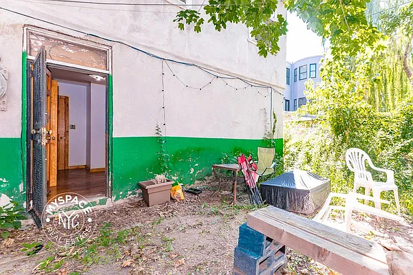 Rented by MySpaceNYC | media 2