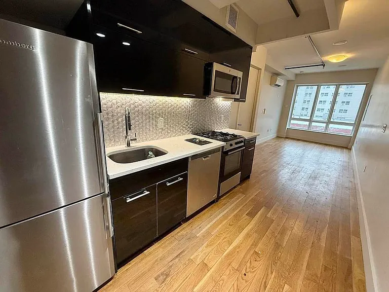 880 Dekalb Ave #205 — Photo 5