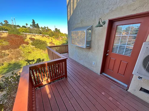 2828 1/2 Bowditch Pl Photo 1