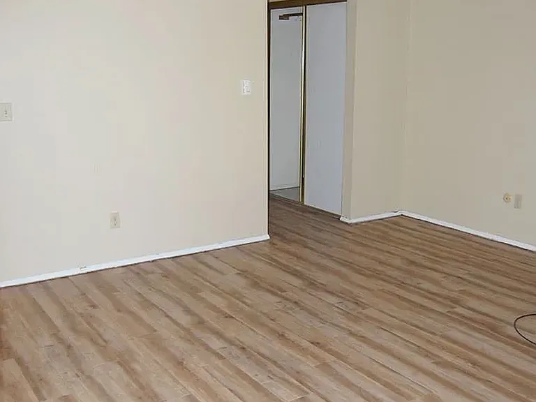 424 Summit Ave E #1 — Photo 11