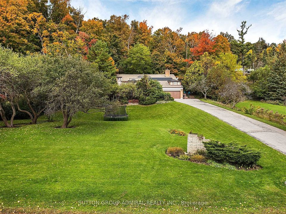 1st image of 37 Meadowcliffe Dr