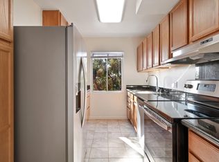 1221 E 20th St APT 210, Oakland, CA 94606