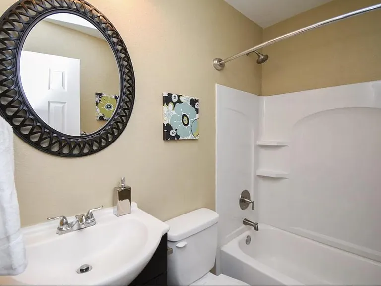 508 E Convent St #A — Photo 6