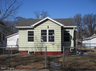 1820 4th Ave N, Grand Forks, ND 58203