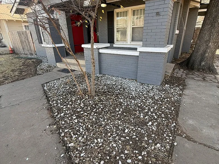 2115 15th St — Photo 2