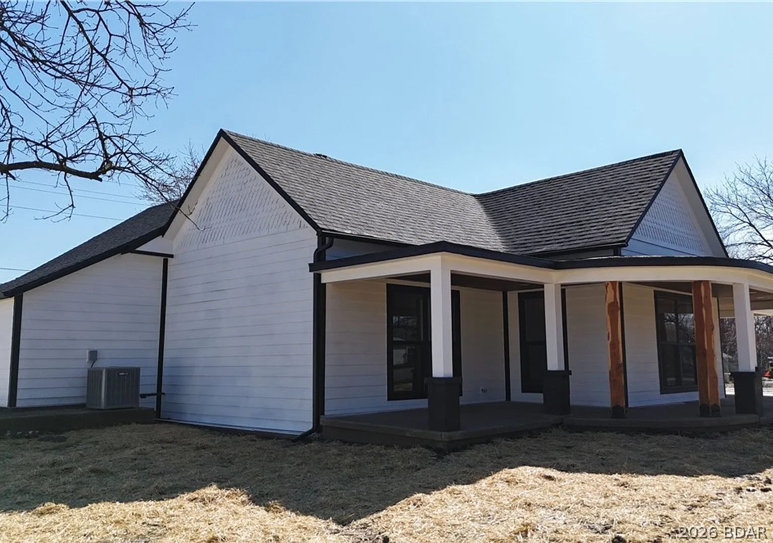 Remodeled 3 Bed, 2 Bath Home on a Corner Lot in Eldon — Photo 2