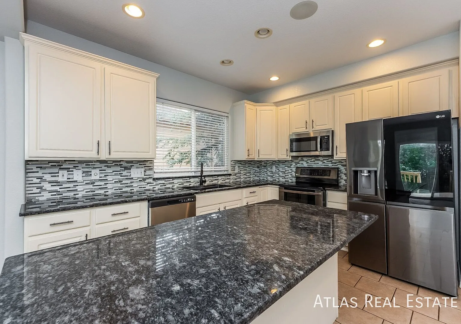 Make this Meridian Ranch Beauty Your HOME with AC! — Photo 3