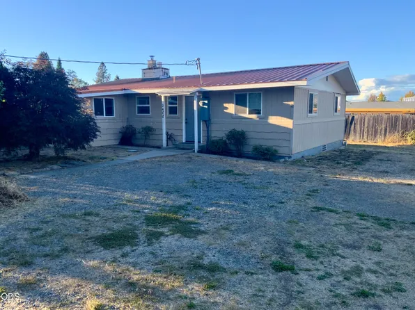 2460 Wolf Ln, Grants Pass, OR 97527