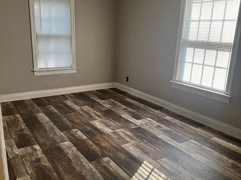 815 Maple St — Photo 5