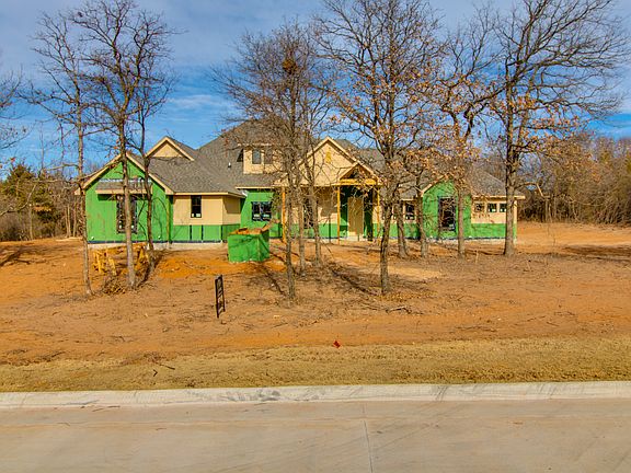 3rd image of 001 SE 39th St