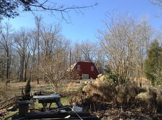 319 Long Point Rd, Linden, TN 37096