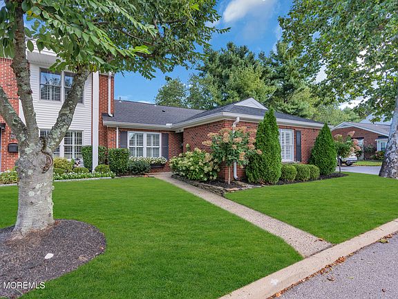 2nd image of 10 Dogwood Court
