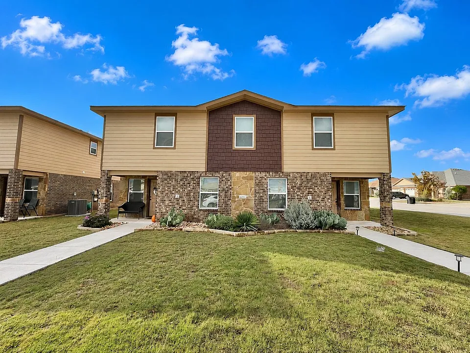 6701 University Village Way