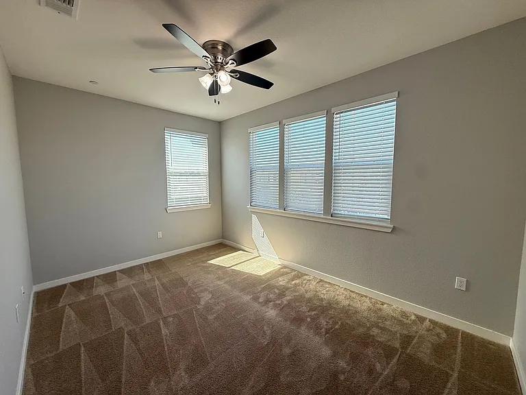 1261 Damasco Ln — Photo 7