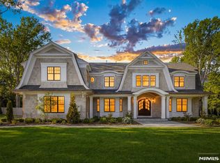 396 Knollwood Rd, Ridgewood, NJ 07450