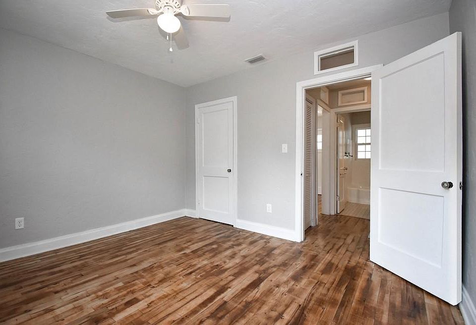 1st image of 305 NE 9th St #5