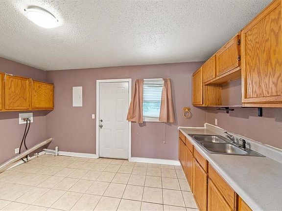5th image of 4534 Maggie Ln
