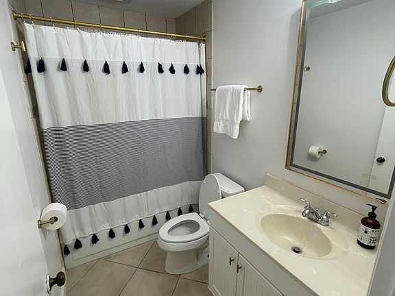 2nd image of 1307 River Hills Cir E