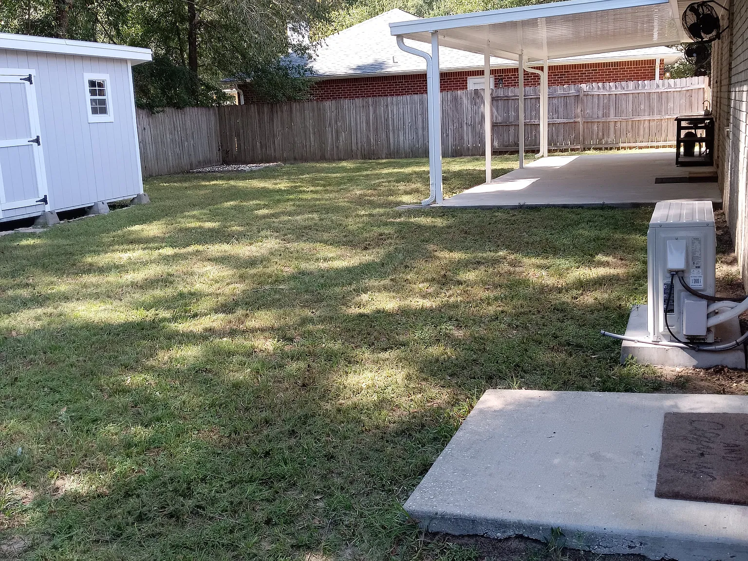 3 bed, 1222 sqft, $1,900 — Photo 2