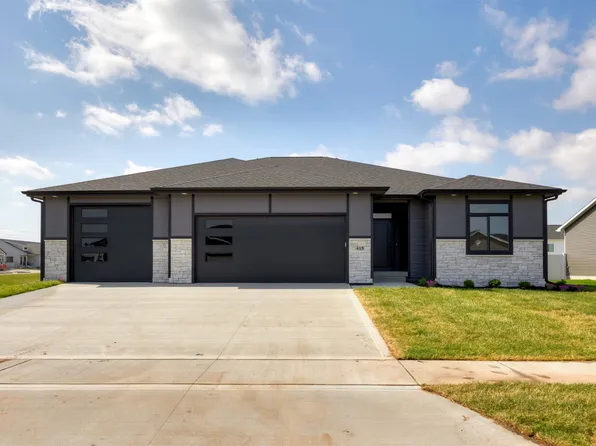415 Walnut Dr, Huxley, IA 50124