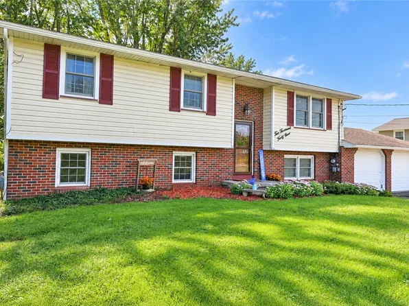 2049 N Hamlin Rd, Hamlin, NY 14464