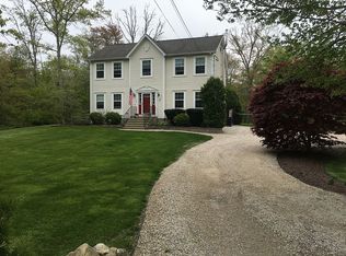 2029 Crandall Rd, Tiverton, RI 02878