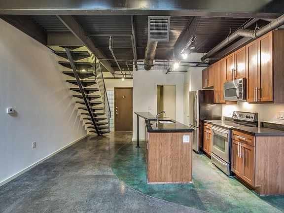 5th image of 3110 Thomas Ave APT 109