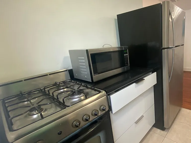 750 Jefferson Ave #9 — Photo 6