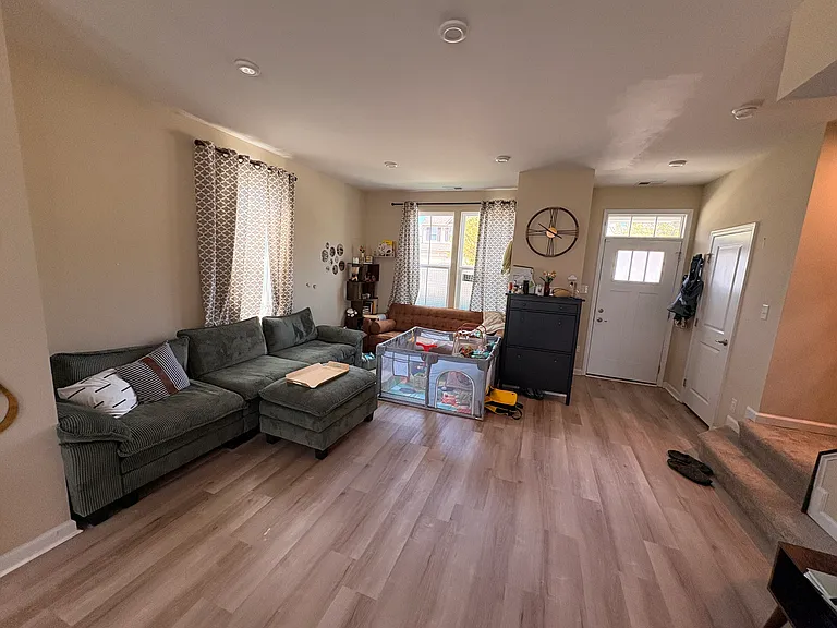 3425 Argent Ln — Photo 3