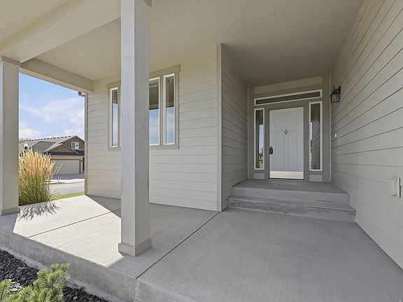 2nd image of 1603 W Lavender Ct