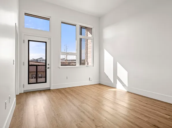 1545 32nd St #210, Emeryville, CA 94608