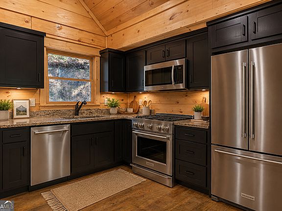 5th image of 122 Laurel Creek Trl