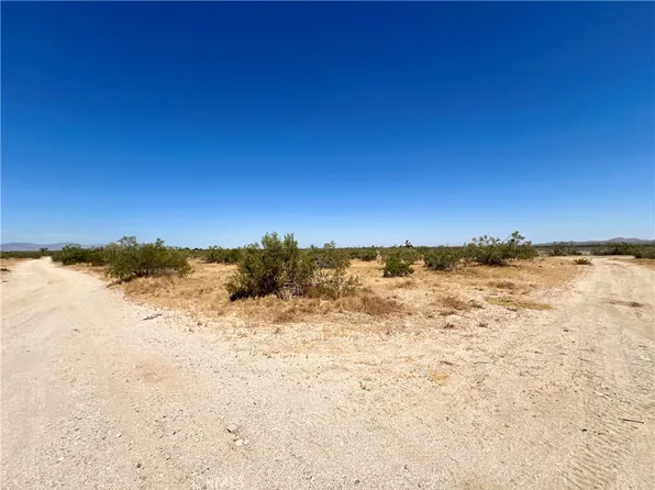 120 E Avenue T8 #E, Pearblossom, CA 93553