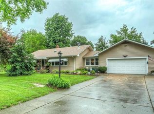 7 Ranchero Dr, Saint Charles, MO 63303