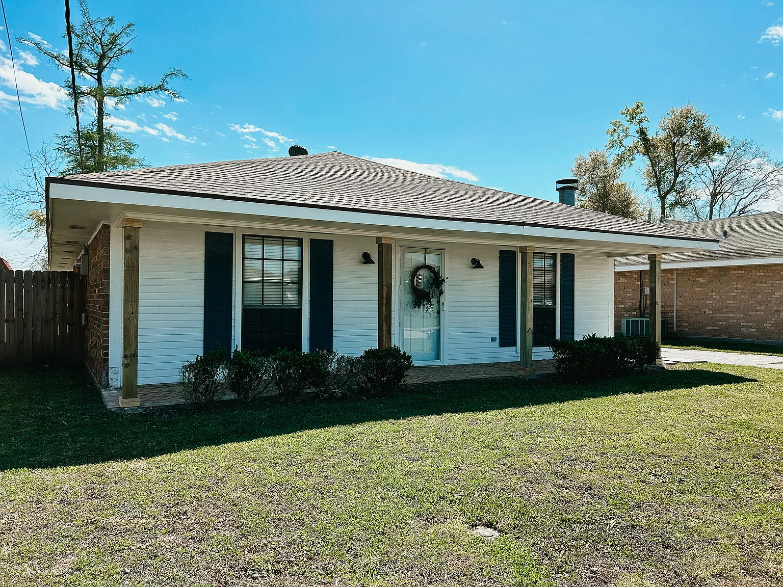 3 bed, 1286 sqft, $1,950 — Photo 1