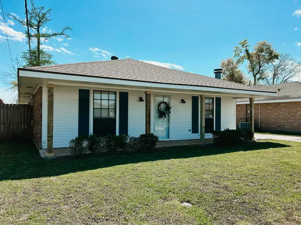 607 Holiday Dr, Houma, LA 70364