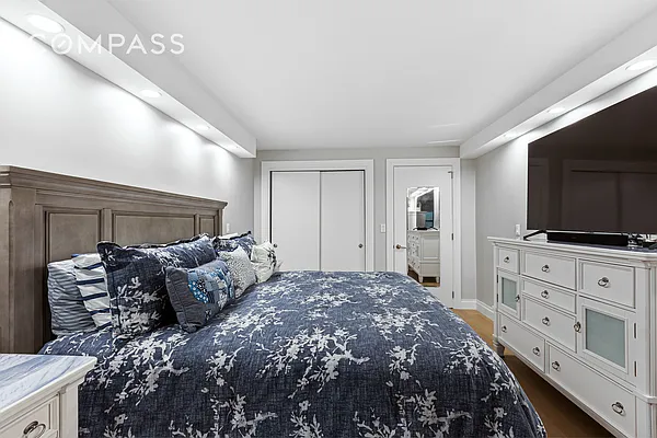 Sold by Compass | media 25
