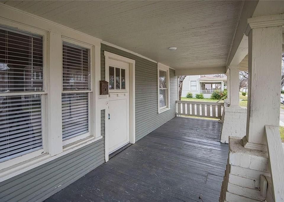 1st image of 2111 College Ave