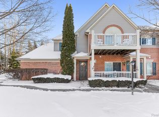 210 Marigold Cir, Westland, MI 48185