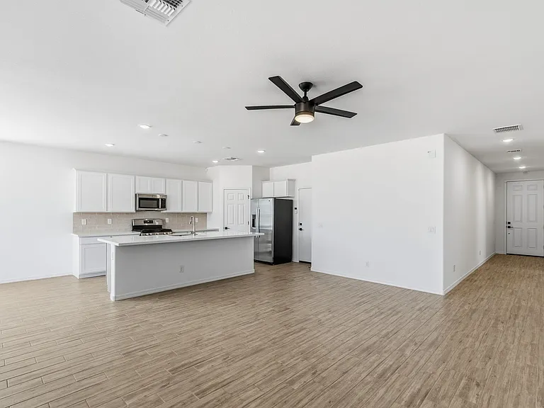 5528 W McNeil St — Photo 7