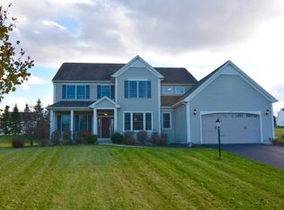 18 Hidden Farm Ln, Mechanicville, NY 12118