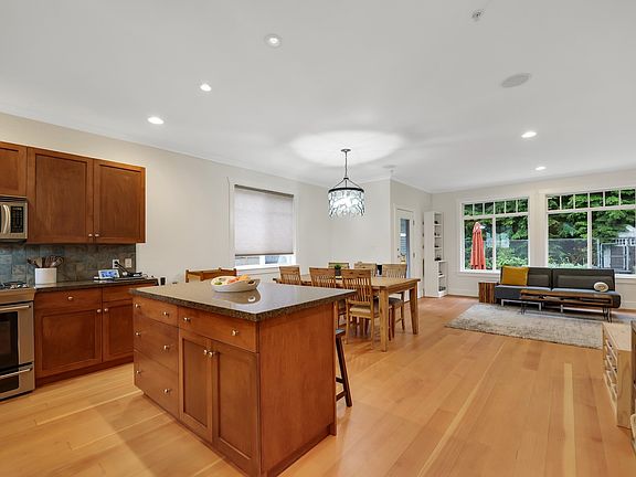 3rd image of 38616 Cherry Dr